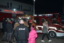 OSP Szynkielów ma nowy wóz strażacki. Witano go racami i fajerwerkami